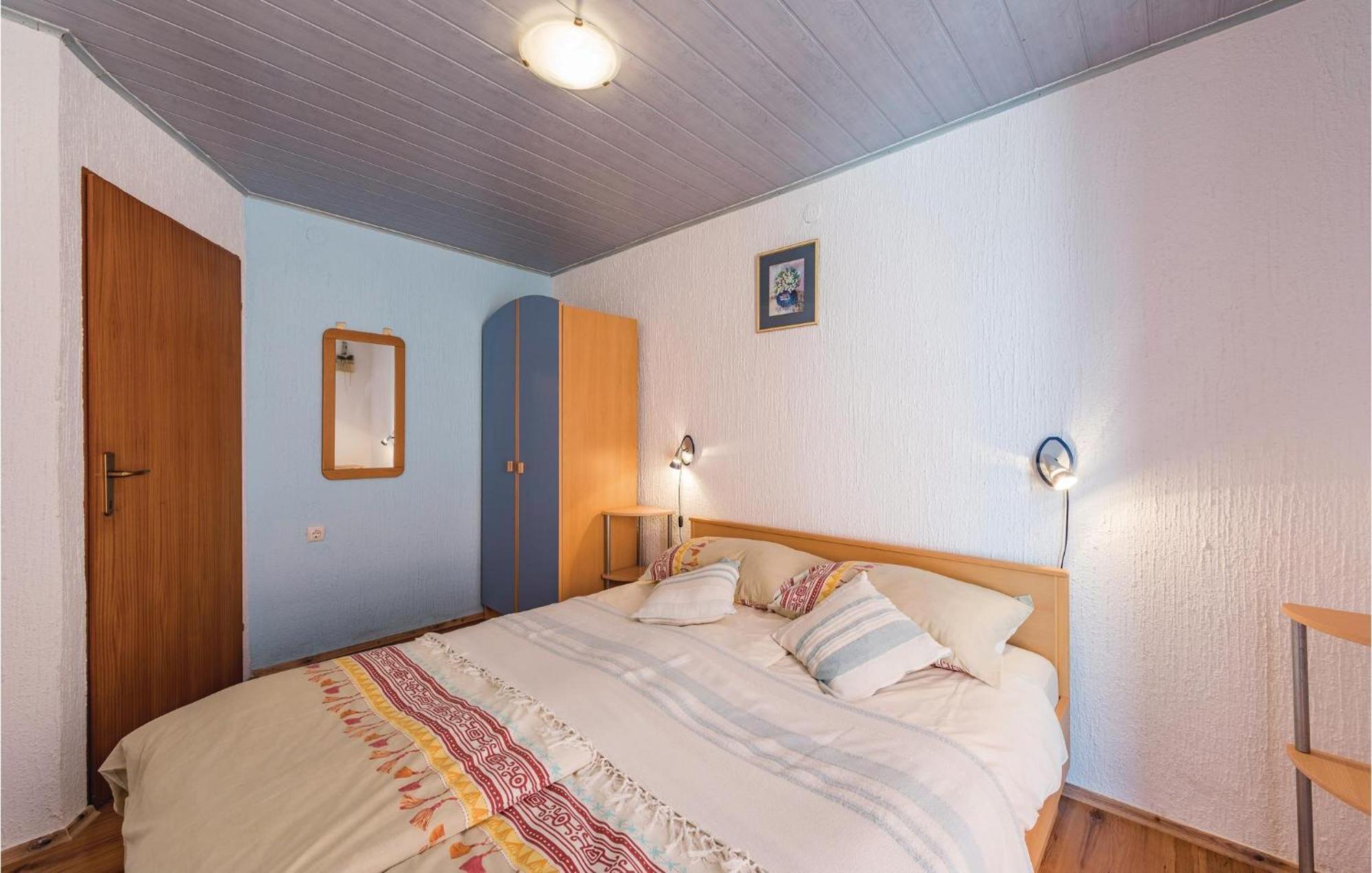 Awesome Home In Porec With House Sea View Extérieur photo