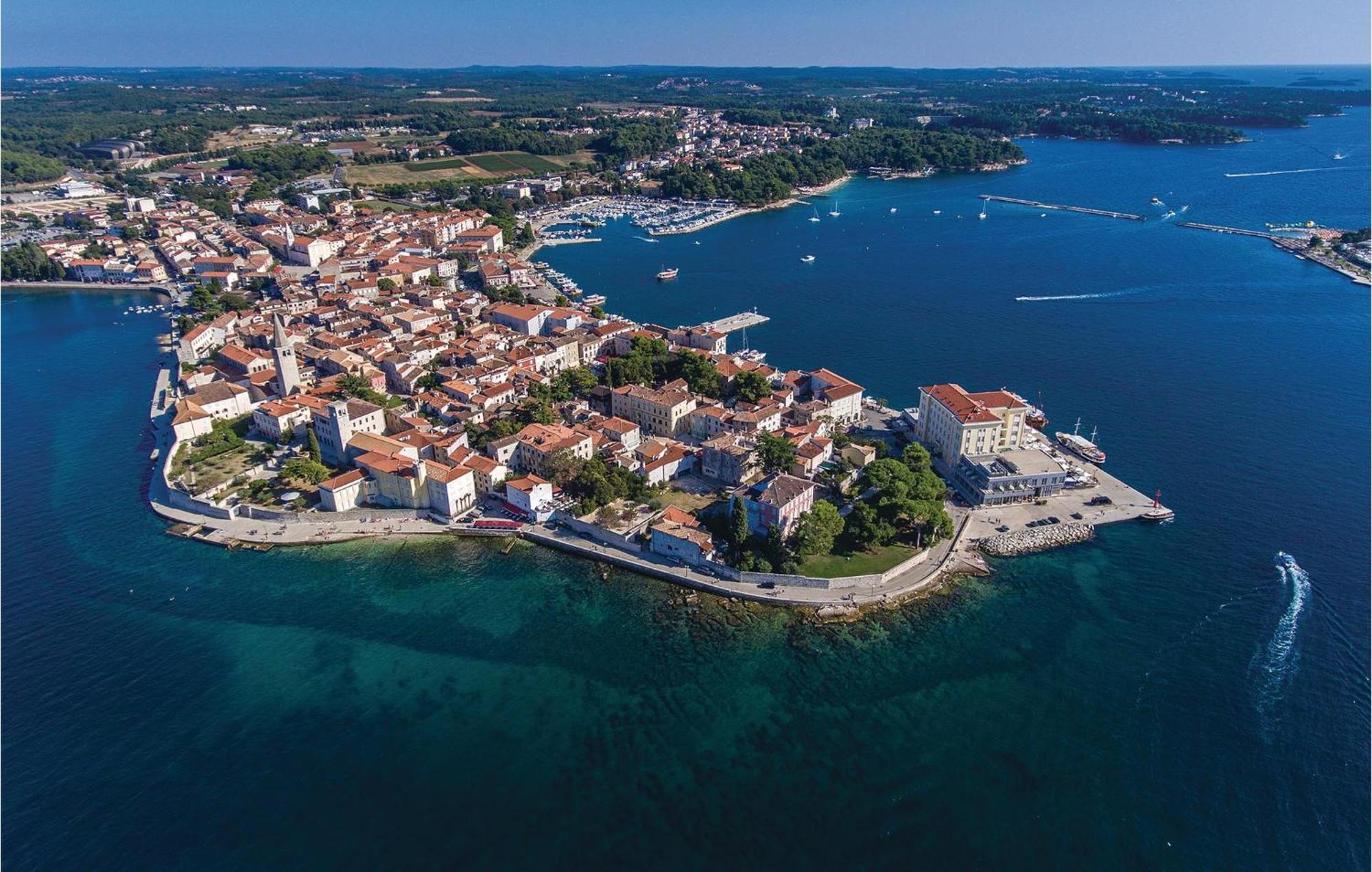 Awesome Home In Porec With House Sea View Extérieur photo